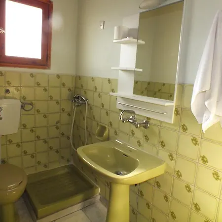 αθηνά Ξενοδοχείο Κοίνυρα