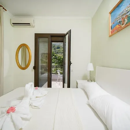 Athina Hotel *