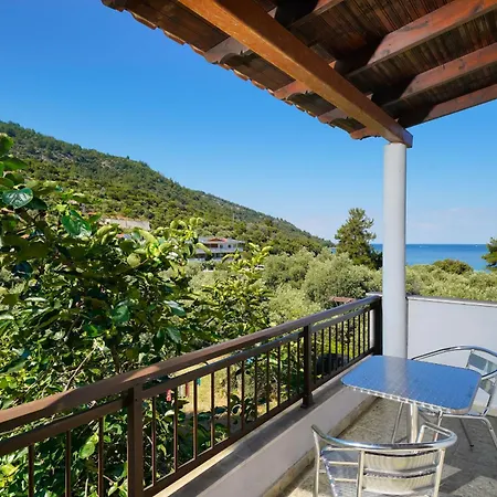 Athina Hotel Koinira