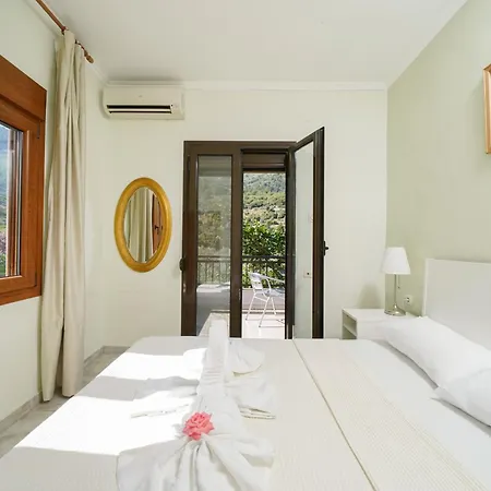 Hotel Athina Koinira