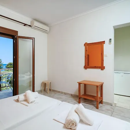 Athina Hotel Koinira