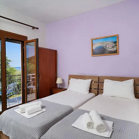 Hotel Athina Koinira