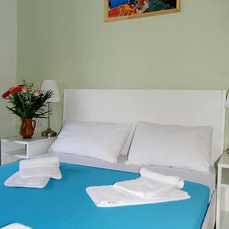 Athina Villa Hotel