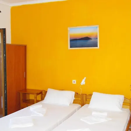 Athina Villa Hotel *