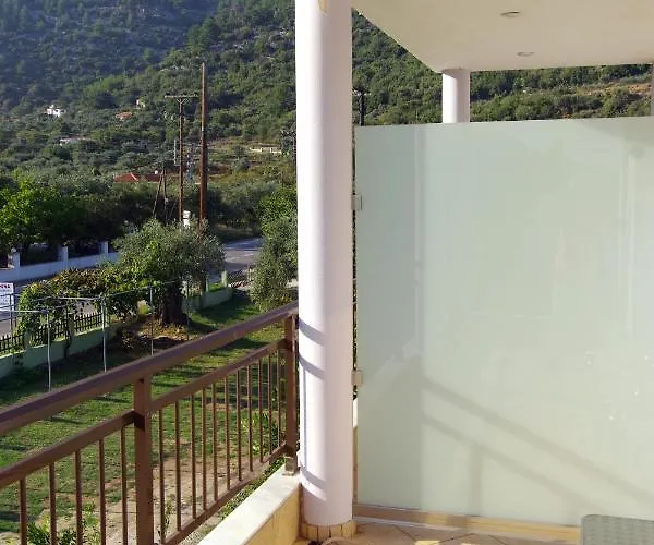 Athina ホテル コイニラ